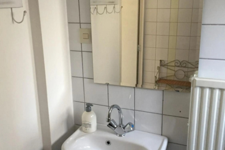 Room 7 of 11