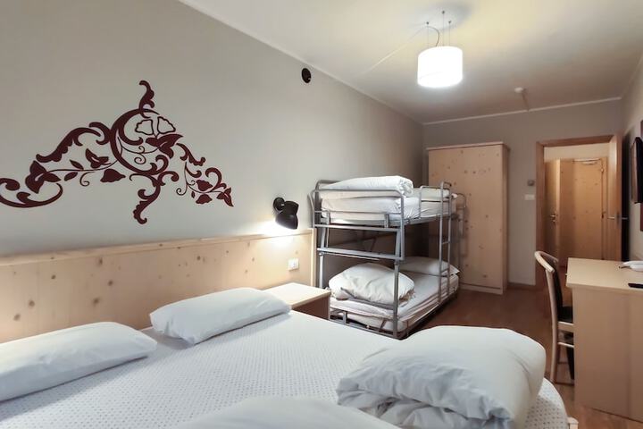 Room 14 of 41