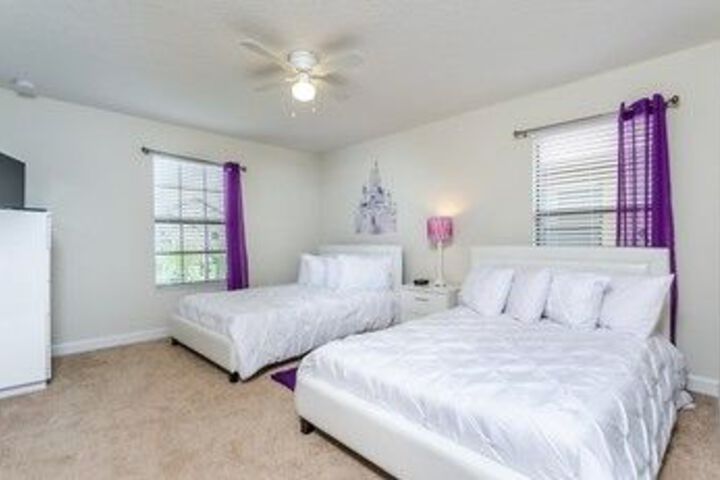 Room 9 of 28