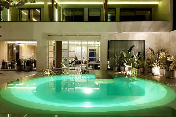 Hotel Interior 2 of 145