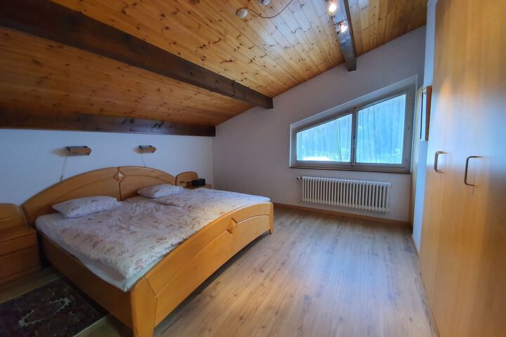 Room 26 of 99