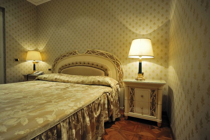 Room 3 of 19