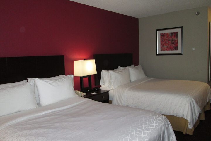 Standard 2 Queen Beds Accessible (13 of 19)
