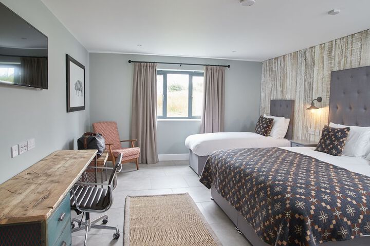 Room 2 of 49