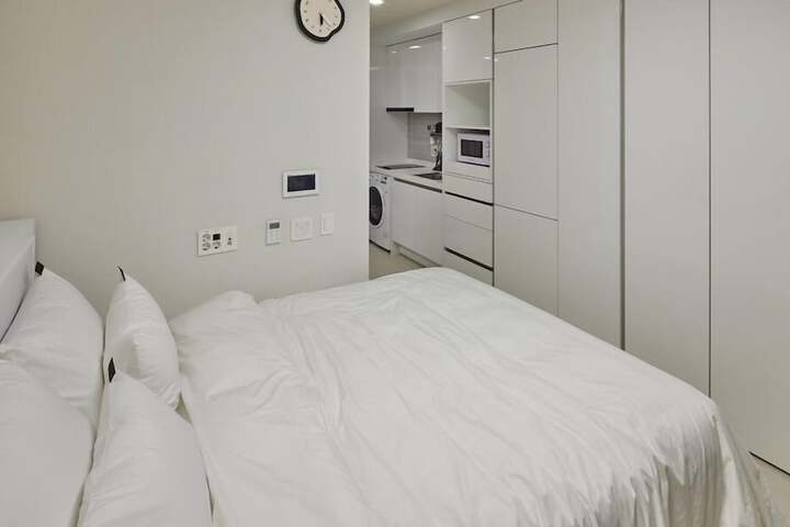 Room 11 of 90