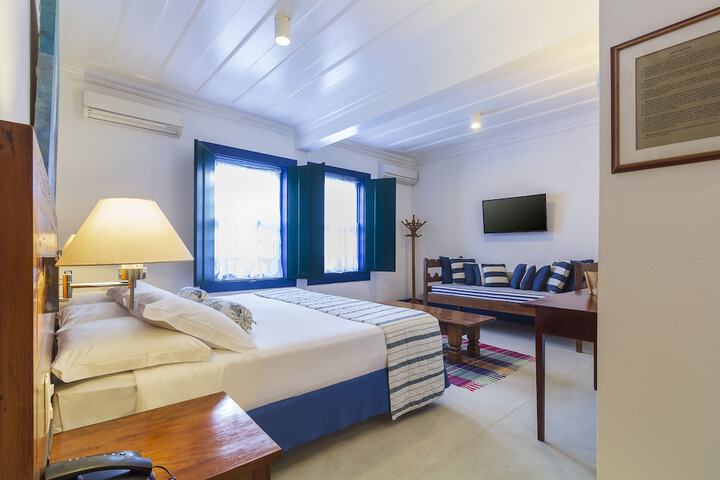 Room 10 of 104