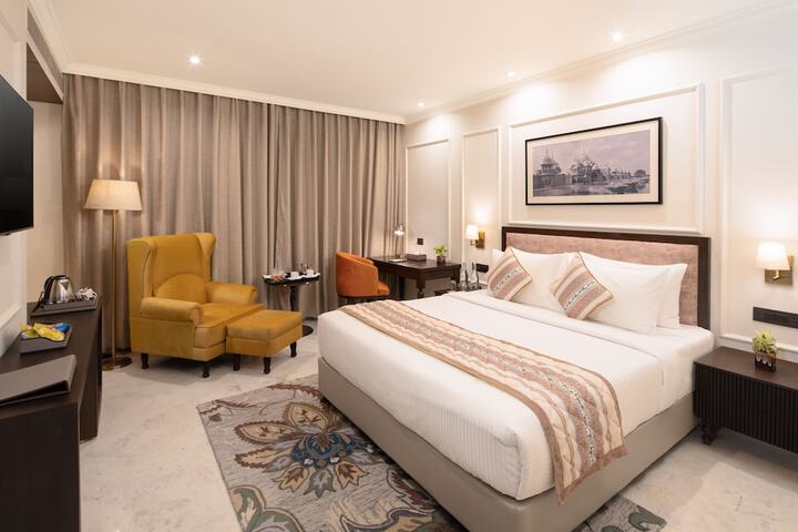 Room 5 of 28