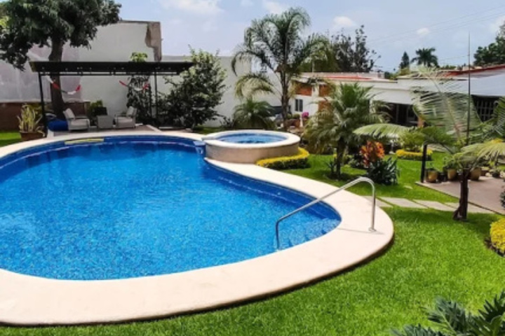 Pool 10 of 13