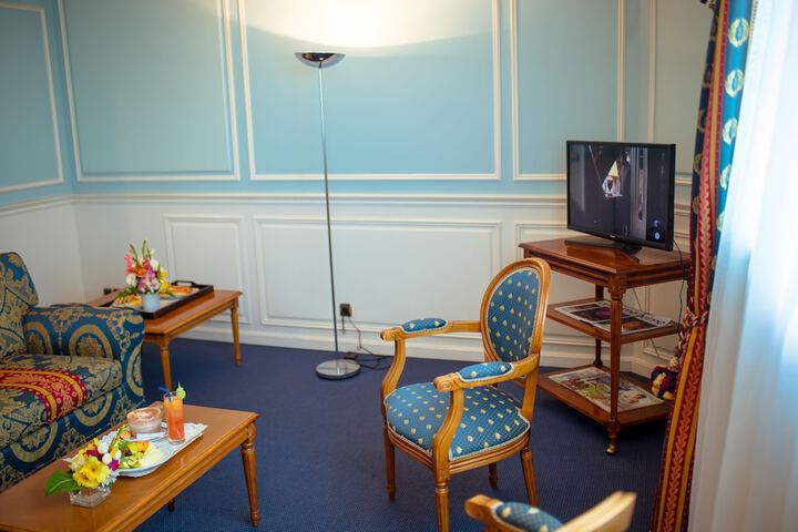 Room 85 of 198