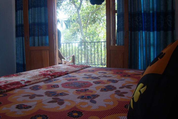 Room 12 of 17