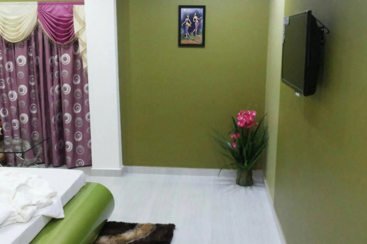 Room 3 of 9
