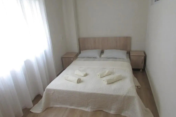 Room 3 of 20