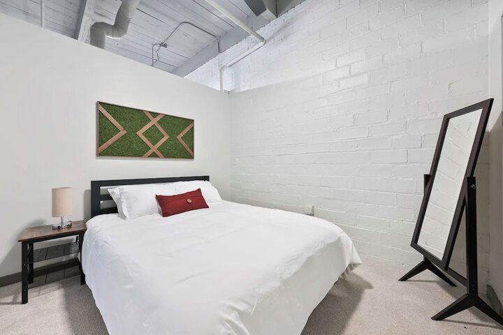 Room 16 of 237
