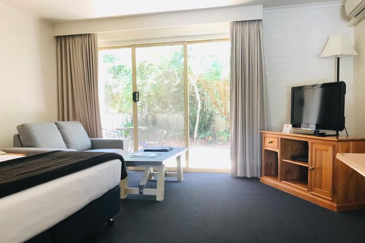 Room 9 of 27