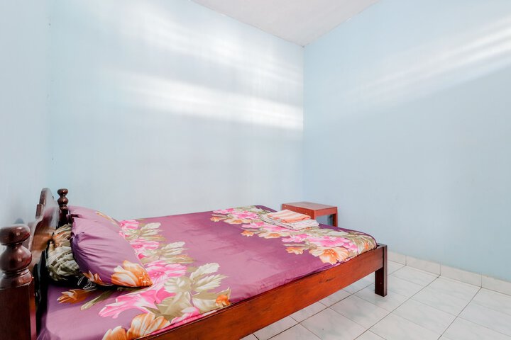 Room 12 of 33