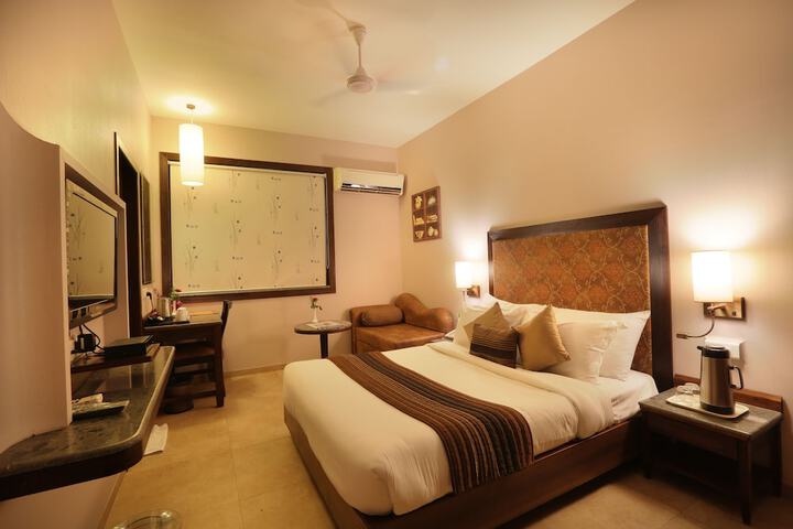 Room 8 of 41