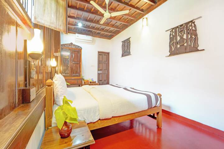 Room 6 of 25