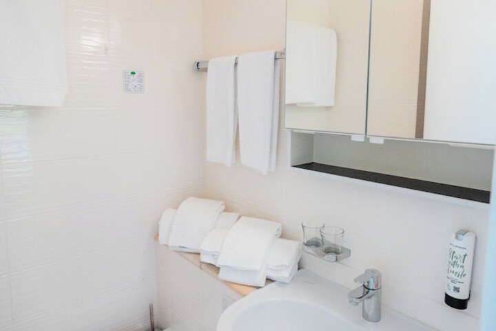 Room 14 of 27