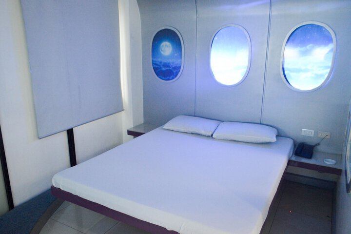 Room 6 of 53