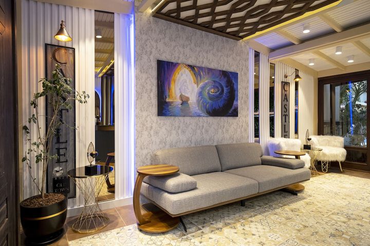 Guest Lobby