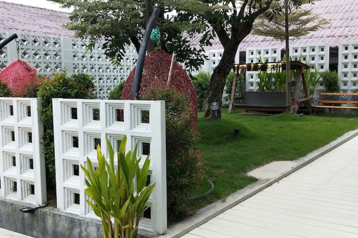 Hotel Entry