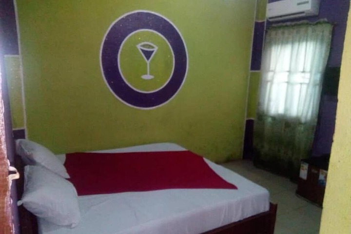 Room 8 of 14