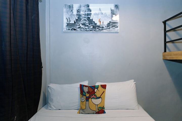 Room 12 of 62
