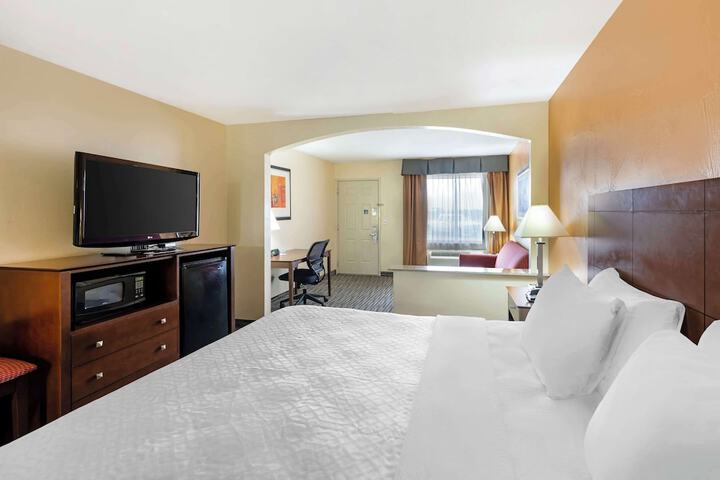 Room 12 of 24