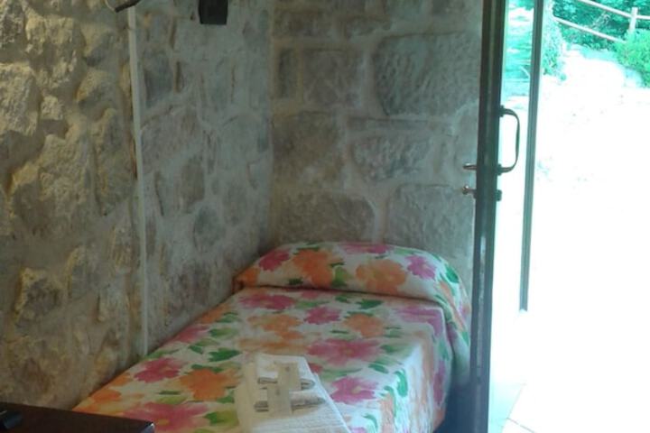 Room 15 of 52