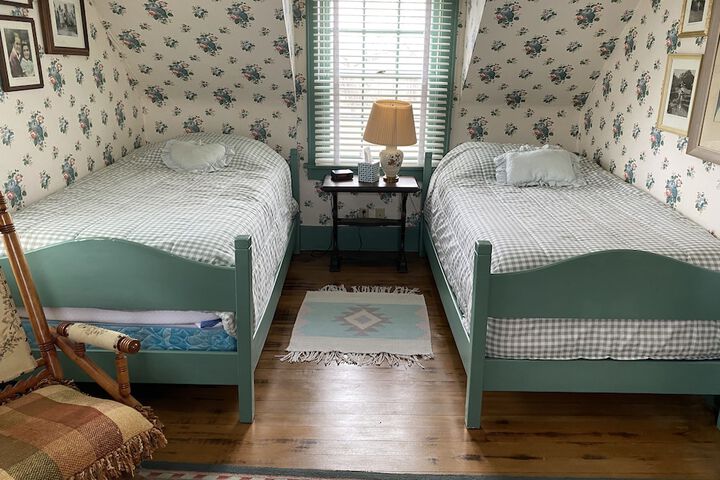 Room 11 of 60