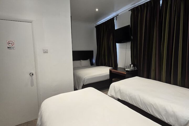 Room 28 of 37
