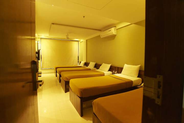 Room 25 of 58
