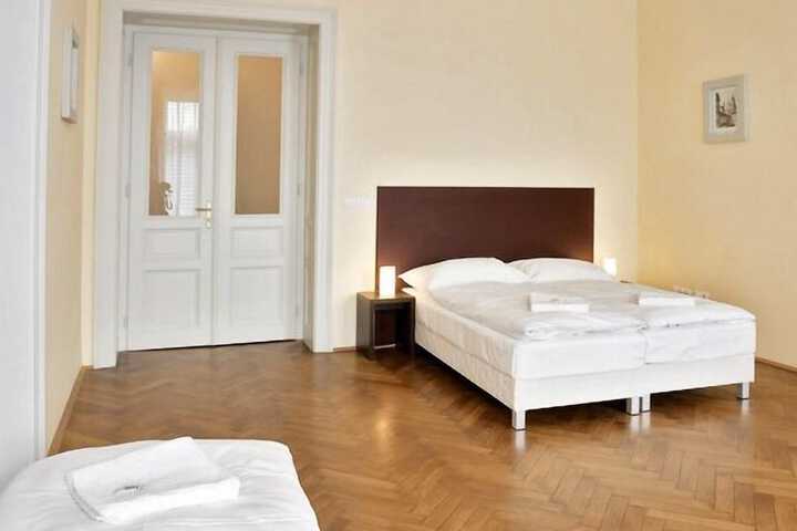 Room 2 of 19