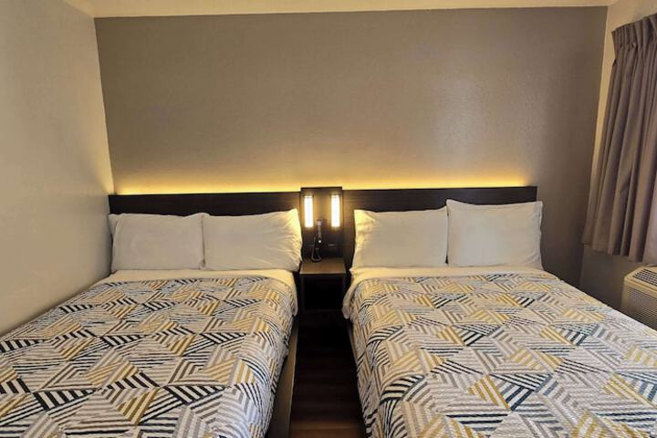 Room 8 of 36