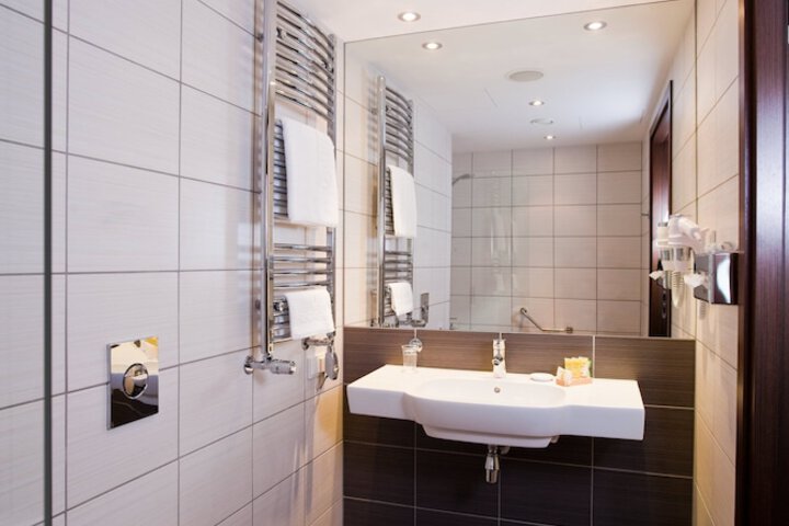 Clean Restrooms