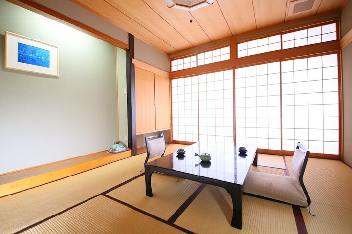 Room 7 of 65