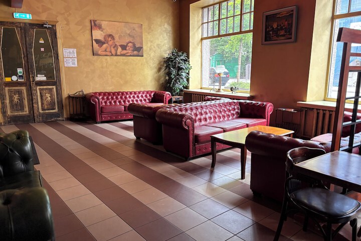 Entrance & Lobby
