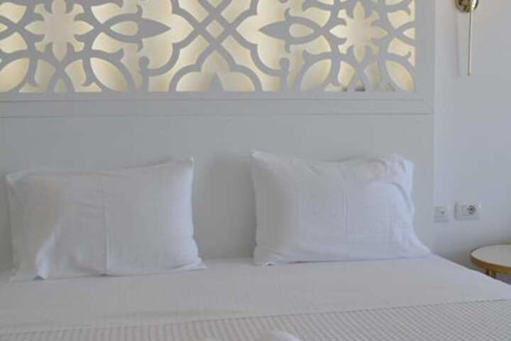 Room 10 of 72