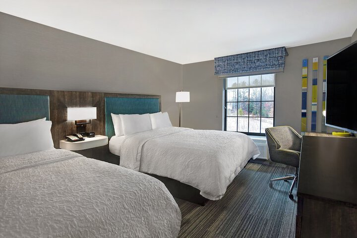 2 Queen Beds (2 of 11)