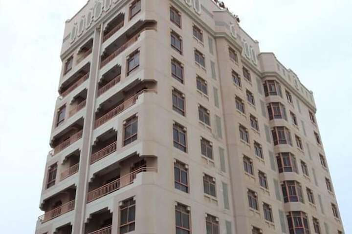 Hero Image 1 of 6