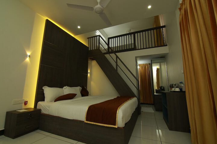 Room 11 of 25