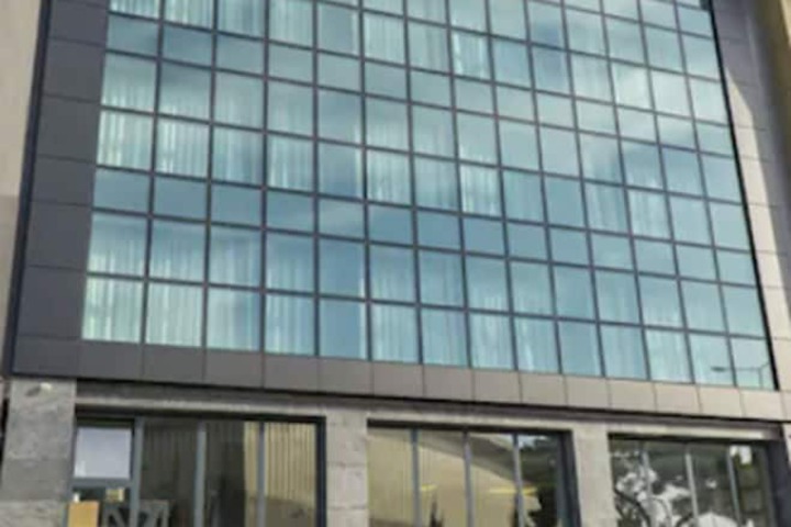 Exterior of Greymark Hotel