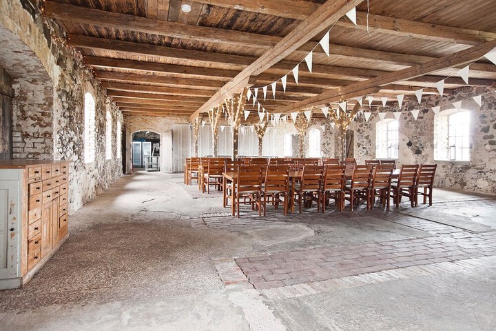 Ballroom/Hall 34 of 46