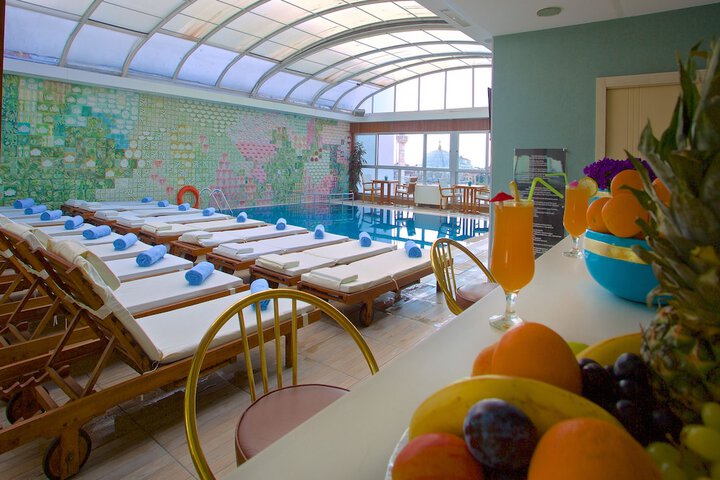 Pools & Facilities