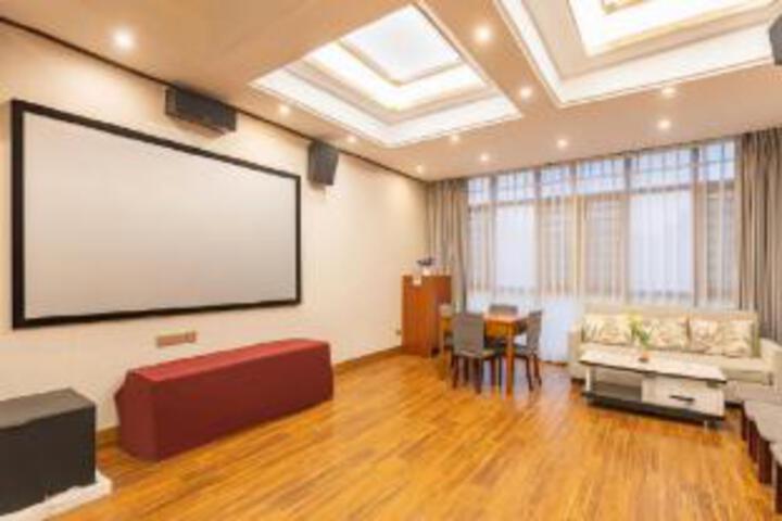 Room 14 of 23