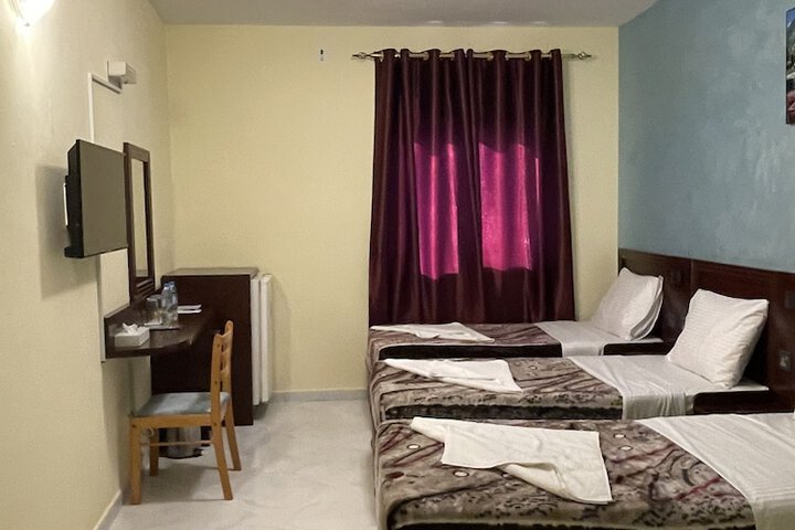 Room 32 of 103