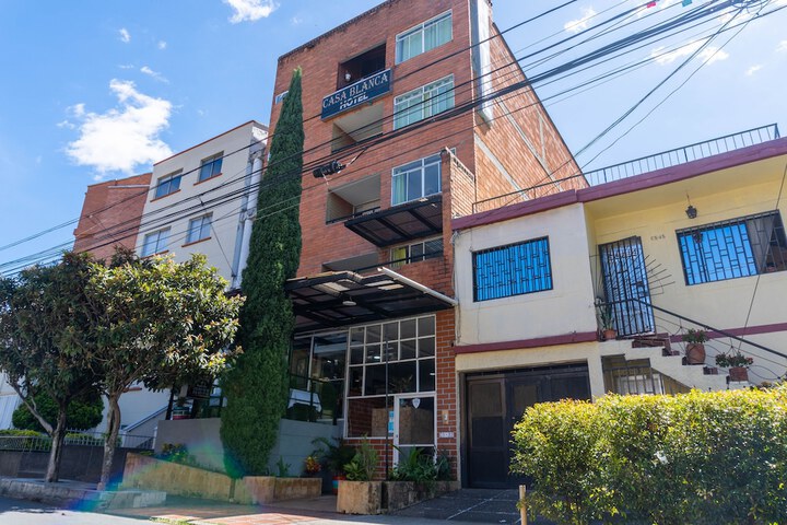 HOTEL CASA BLANCA