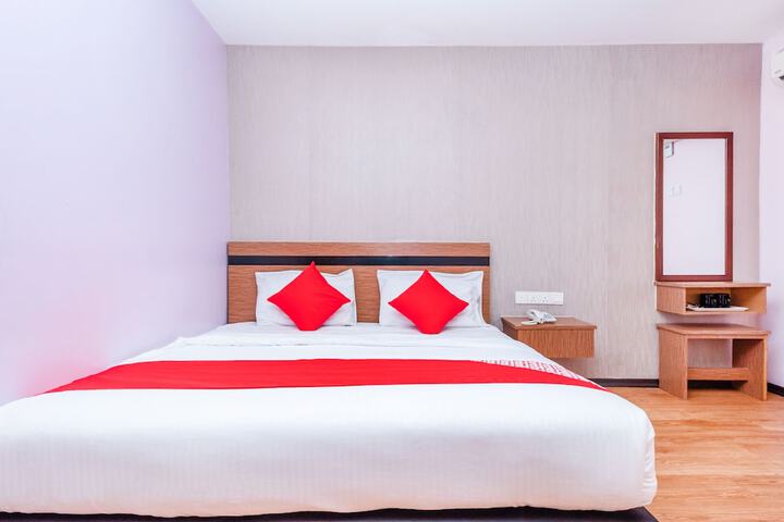 Room 10 of 33