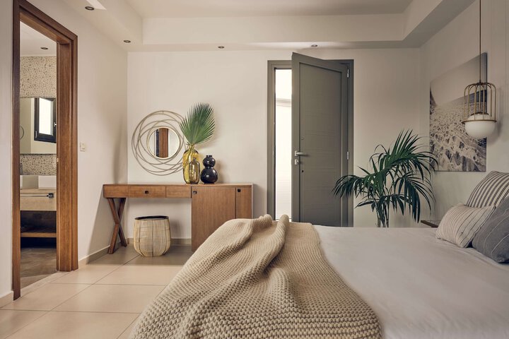 Room 34 of 356