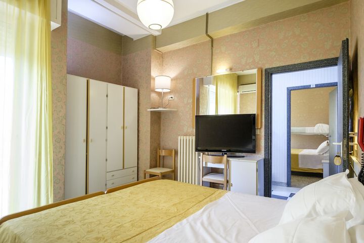 Room 12 of 41